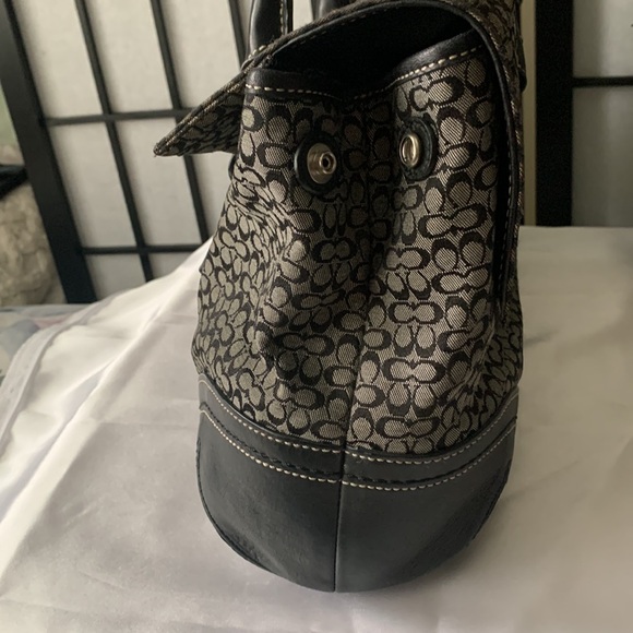 Coach Signature C Canvas Leather Handbag Black Gray Flap Buckle Double Handle 🖤 - Picture 6 of 8